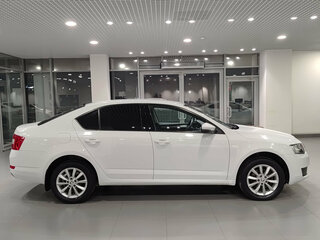 2016 Skoda Octavia III (A7), белый, 1390000 рублей, вид 4