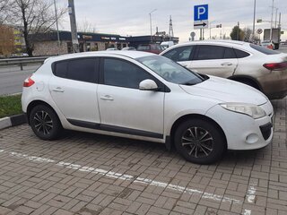 2012 Renault Megane III Рестайлинг, белый, 775000 рублей, вид 3