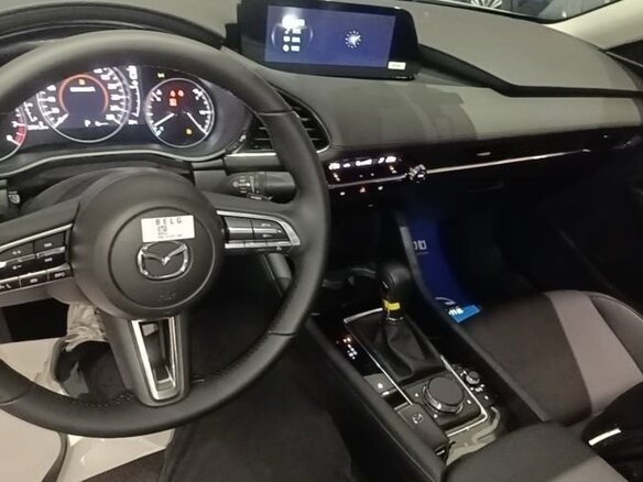 2019 Mazda 3 Axela III (BM) Рестайлинг, белый, 1850000 рублей - вид 8