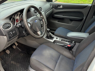 2008 Ford Focus II Рестайлинг, серебристый, 475000 рублей, вид 5