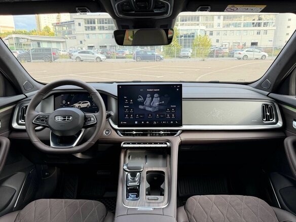 2026 Geely Monjaro I Рестайлинг 2 (China Market), чёрный, 4200000 рублей - вид 29