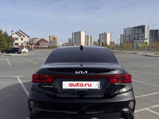 2022 Kia Cerato IV Рестайлинг, чёрный, 2250000 рублей, вид 4