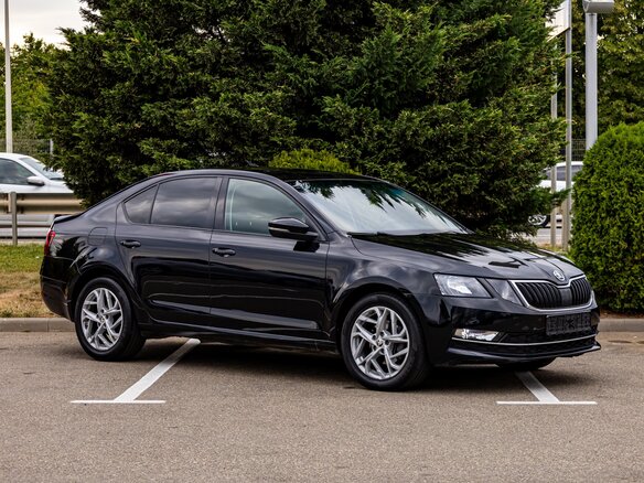 2017 Skoda Octavia III (A7) Рестайлинг, чёрный - вид 2