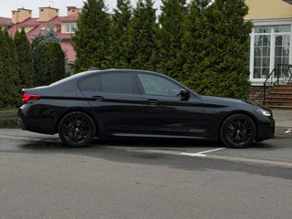 2022 BMW 5 серии 530d xDrive VII (G30/G31/G38) Рестайлинг, чёрный, 5900000 рублей, вид 3