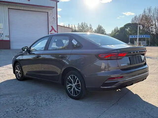 2025 Geely Emgrand III, серый, 1037000 рублей, вид 4