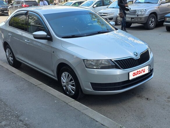 2014 Skoda Rapid I, серебристый, 920000 рублей - вид 2