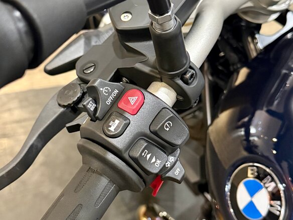 2026 BMW R 12 Nine T, синий, 2637000 рублей - вид 11