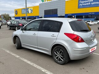 2012 Nissan Tiida I Рестайлинг, серебристый, 689000 рублей, вид 4
