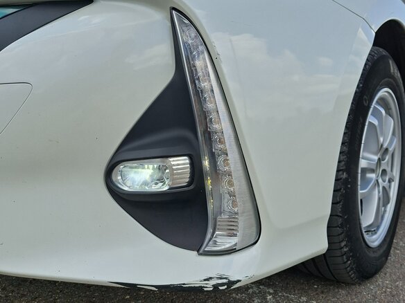 2017 Toyota Prius PHV ZVW52 IV (XW50), белый, 1850000 рублей - вид 20