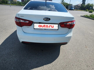 2013 Kia Rio 4-speed III, белый, 999000 рублей, вид 5