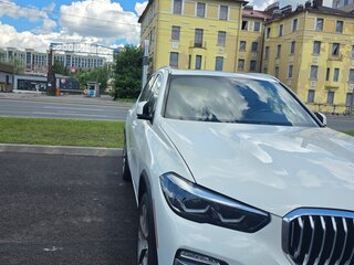 2019 BMW X5 40i IV (G05/G18), белый, 5300000 рублей, вид 3