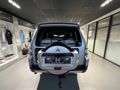 2008 Mitsubishi Pajero IV, серебристый, 1425000 рублей, вид 4