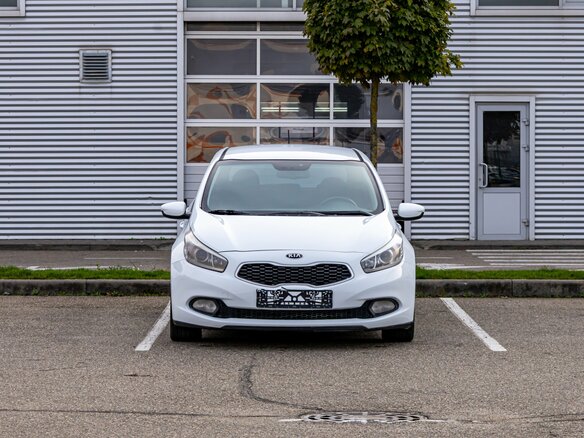 2012 Kia Ceed II, белый, 1395000 рублей - вид 1