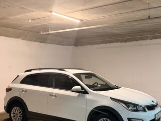 2019 Kia Rio X-Line IV, белый, 1620000 рублей, вид 4