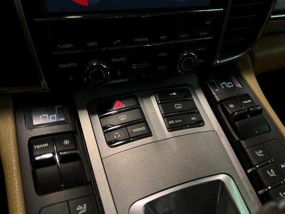 2011 Porsche Panamera 4 I, красный, 2350000 рублей - вид 17