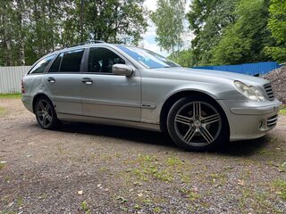 2004 Mercedes-Benz C-Класс 200 II (W203) Рестайлинг, серебристый, 400000 рублей, вид 2