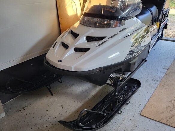 2013 Polaris Widetrak LX, белый, 650000 рублей