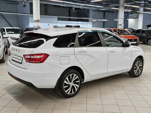 2018 Lada (ВАЗ) Vesta SW I, белый, 1029000 рублей - вид 3