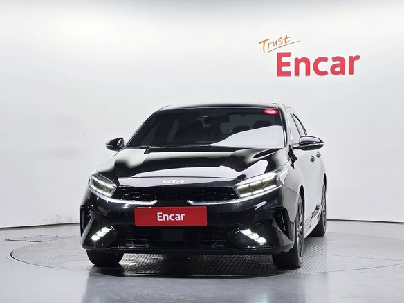 2023 Kia K3 II Рестайлинг, чёрный, 1450888 рублей - вид 1
