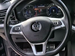 2019 Volkswagen Touareg III, чёрный, 4800000 рублей, вид 2