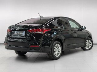 2017 Hyundai Solaris II, чёрный, 975000 рублей, вид 5