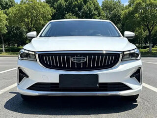 2022 Geely Emgrand II, серебристый, 930000 рублей, вид 2