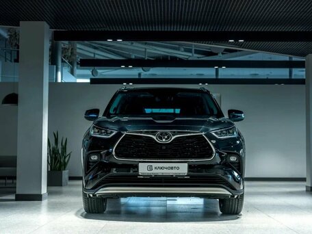 Toyota Highlander IV (XU70)