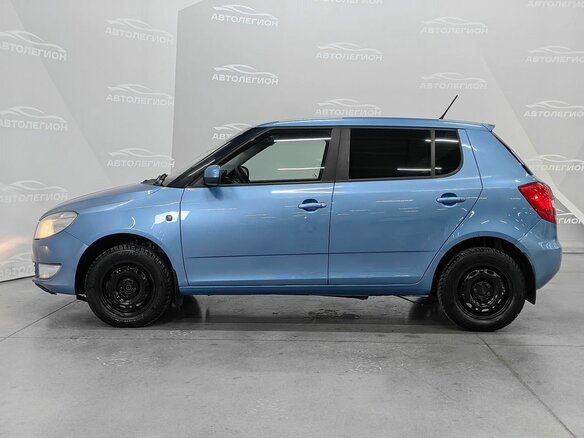 2013 Skoda Fabia II Рестайлинг, голубой, 670000 рублей - вид 2