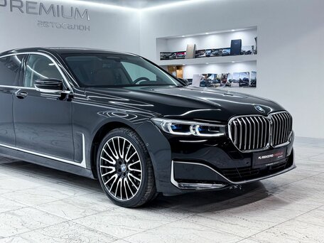 2020 BMW 7 серии Long 740Li xDrive VI (G11/G12) Рестайлинг, чёрный, 6300000 рублей, вид 4