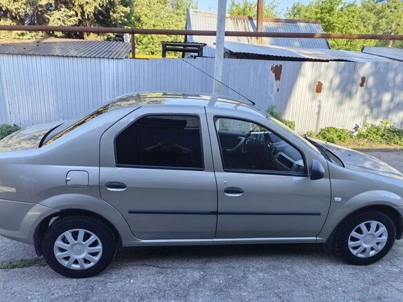 2012 Renault Logan I Рестайлинг, бежевый, 600000 рублей - вид 1
