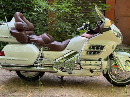 2010 Honda GL 1800 Gold Wing, белый, 1500000 рублей, вид 4