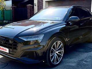 2021 Audi Q8 55 TFSI I (4M), чёрный, 8800000 рублей, вид 2