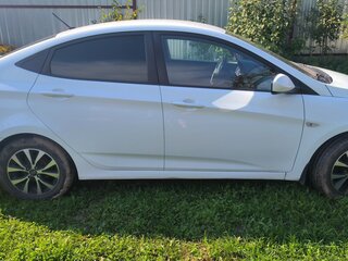 2016 Hyundai Solaris I Рестайлинг, белый, 950000 рублей, вид 3