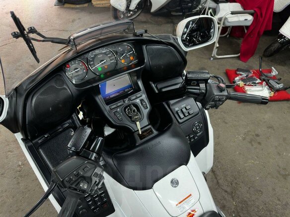 2011 Honda GL 1800 Gold Wing, белый, 1550000 рублей - вид 15