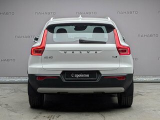 2021 Volvo XC40 I, белый, 3549000 рублей, вид 4
