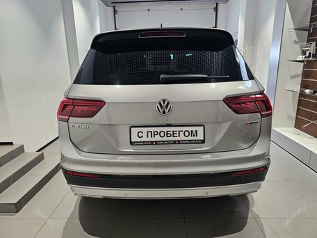 2019 Volkswagen Tiguan II, серебристый, 2499000 рублей, вид 5
