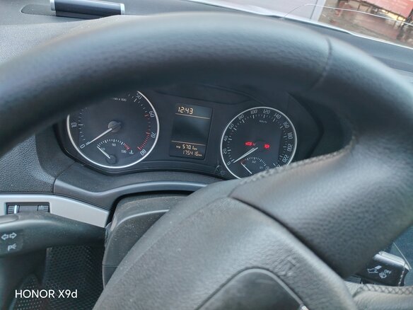 2011 Skoda Octavia II (A5) Рестайлинг, белый - вид 7