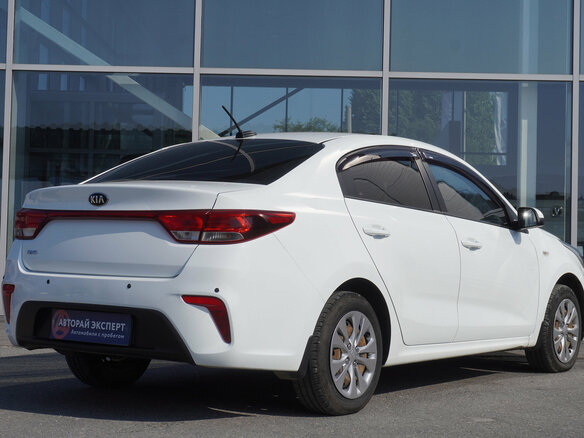 2018 Kia Rio IV, белый, 1191000 рублей - вид 4