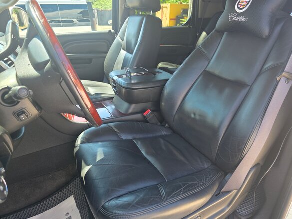 2011 Cadillac Escalade III, серебристый, 1900050 рублей - вид 8