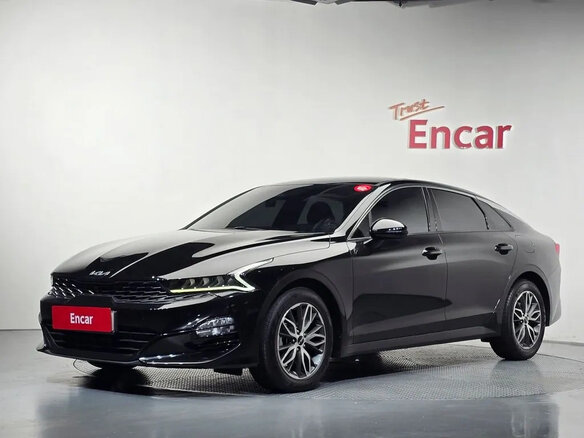 2023 Kia K5 III, белый, 2020000 рублей
