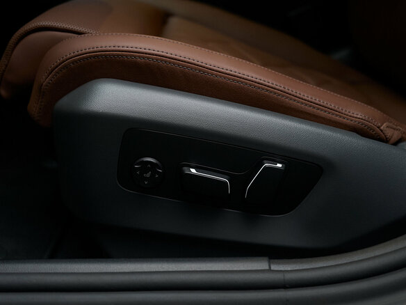 2025 BMW 5 серии 530i xDrive VIII (G60/G61/G68), белый, 8600000 рублей - вид 22