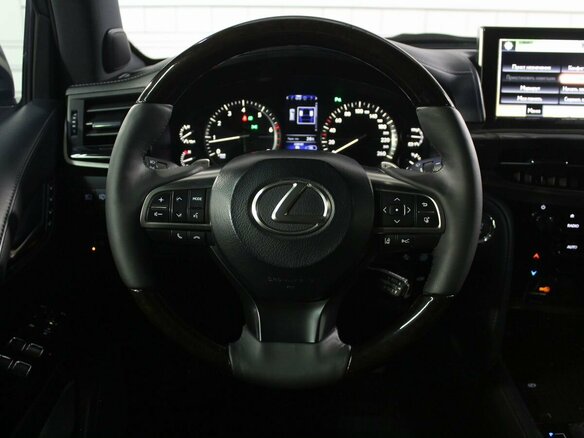 2016 Lexus LX 570 III Рестайлинг 2, серый, 5850000 рублей - вид 17