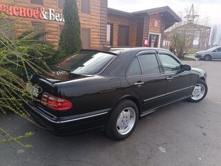 2001 Mercedes-Benz E-Класс 270 II (W210, S210) Рестайлинг, чёрный, 700000 рублей, вид 2