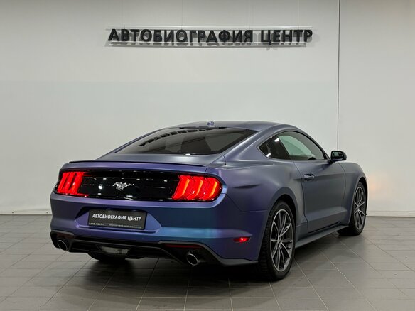 2019 Ford Mustang VI Рестайлинг, серый, 2090000 рублей - вид 4