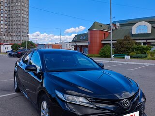 2019 Toyota Camry VIII (XV70), чёрный, 2600000 рублей, вид 3