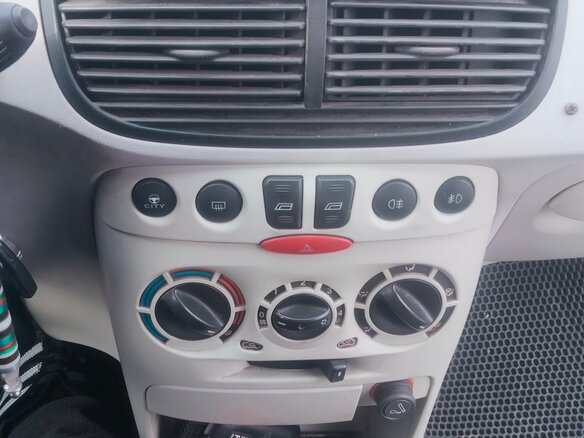2004 Fiat Punto II Рестайлинг, голубой, 179000 рублей - вид 9