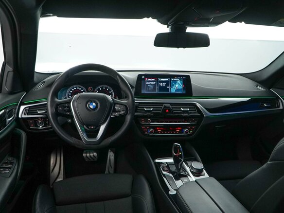 2017 BMW 5 серии 540i xDrive VII (G30/G31/G38), серый - вид 5