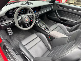 2025 Porsche 911 Carrera 4 GTS VIII (992) Рестайлинг, красный, 27560000 рублей, вид 5