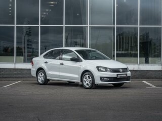 2019 Volkswagen Polo V Рестайлинг, белый, 910000 рублей, вид 1