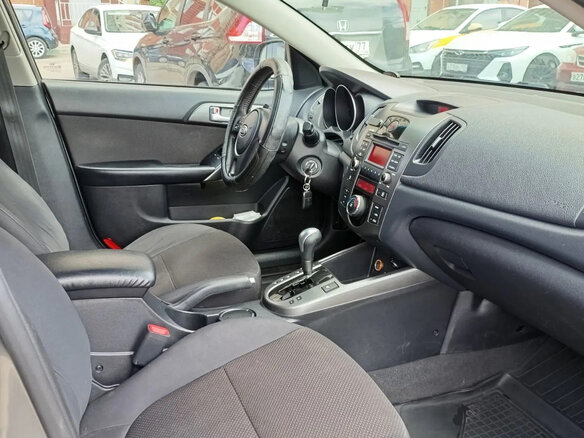 2010 Kia Cerato 4-speed II, серый - вид 9